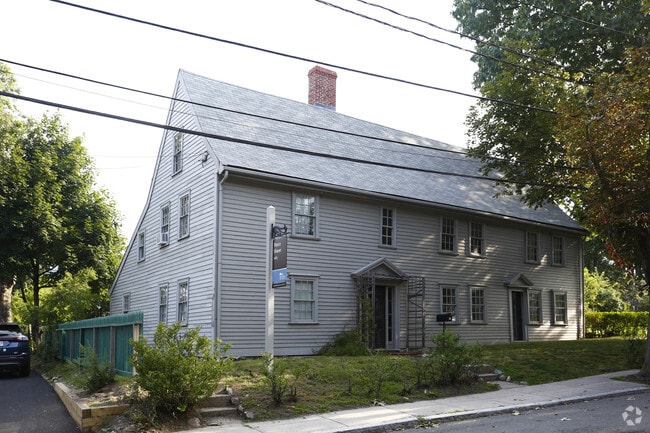 Pierce House Apartments
