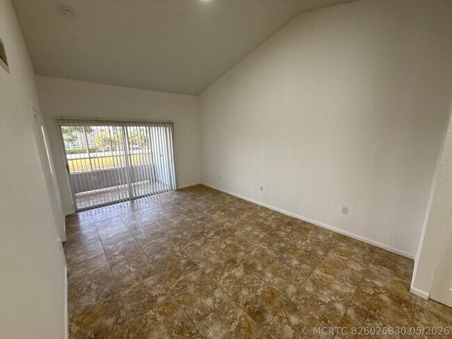 Photo - 2851 N Oakland Forest Dr Unit 307