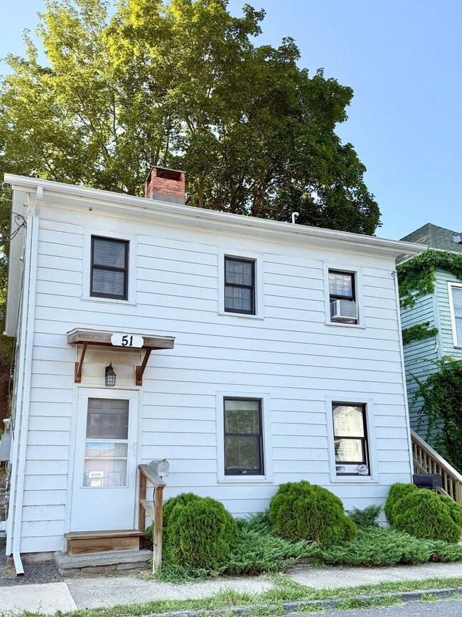 Building Photo - 51 W Union St Unit 1