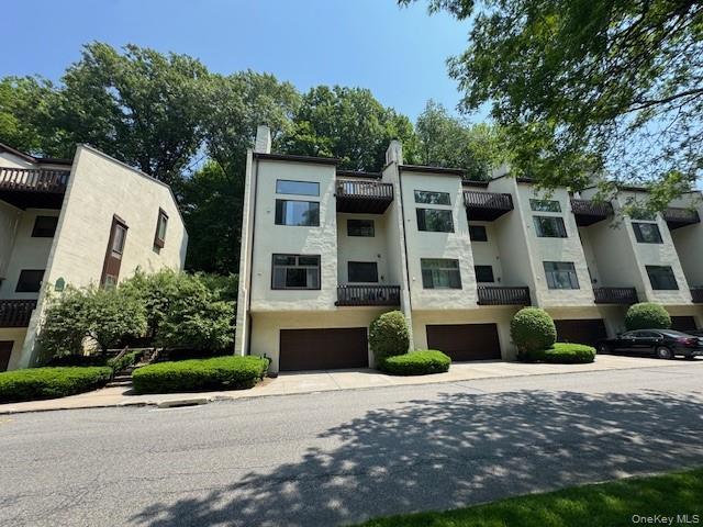 Building Photo - 352 N Greeley Ave