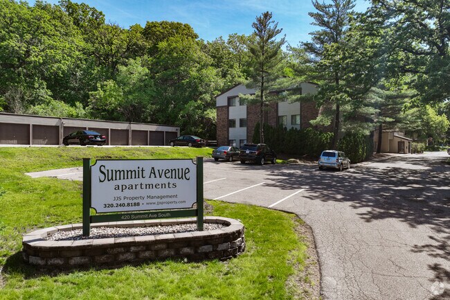 Photo - Summit Ave Apartments