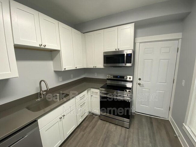 Photo - 459 Ethel Ave SE