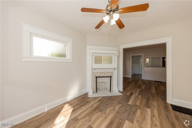 Building Photo - 1459 W 107th St Unit 1 Rental