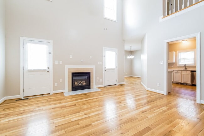 Photo - 2012 Winston Diamond Ct