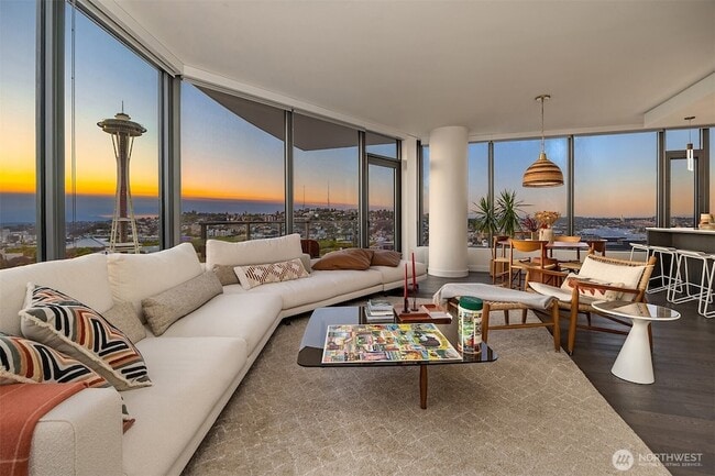 Building Photo - 2510 6th Ave