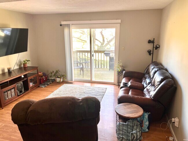 Photo - 519 E Graham Pl