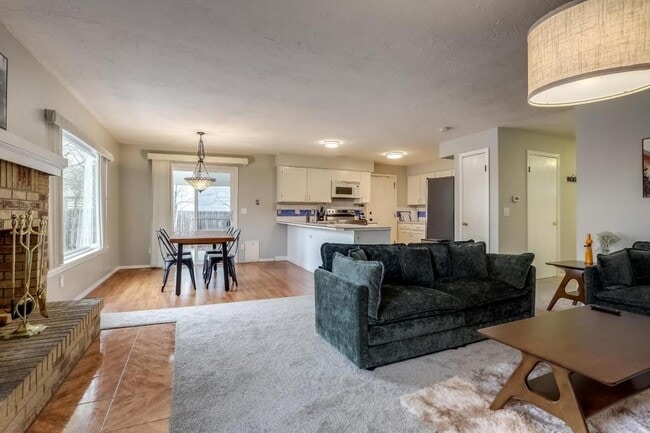 Photo - 3149 Oak Cir N