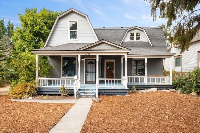 Photo - Centrally Located Home With Unbelievable C...