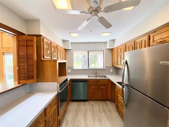 Photo - 2023 Springwood Pl