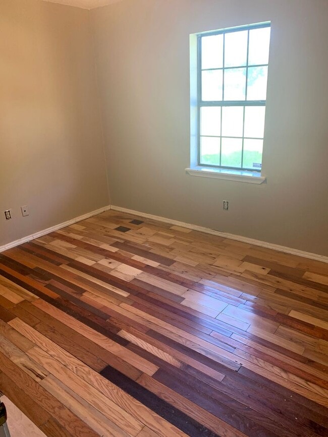 Photo - 2402 Taft St