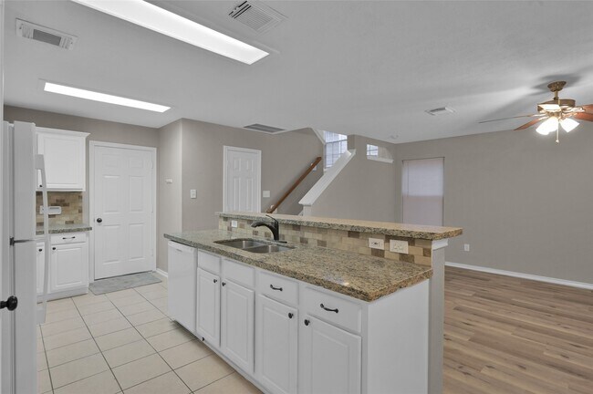 Building Photo - 147 Anise Tree Pl Rental