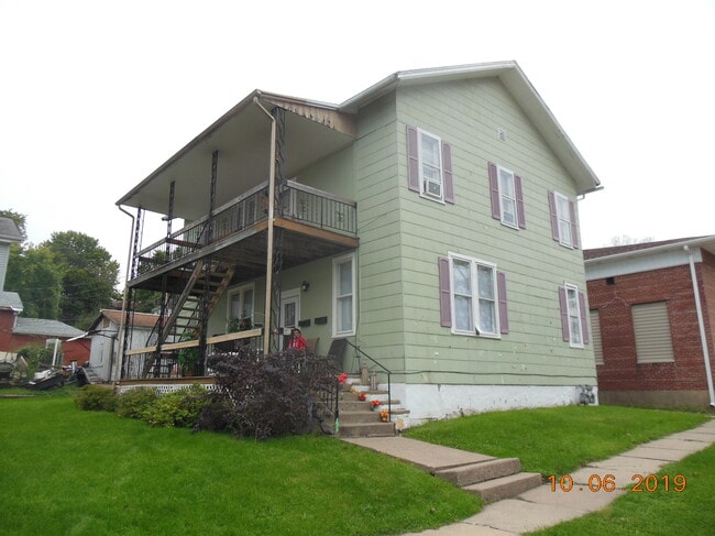 Photo - 609 Market St