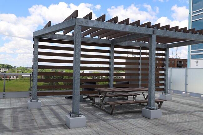 Photo - The HUB GEOWAVE