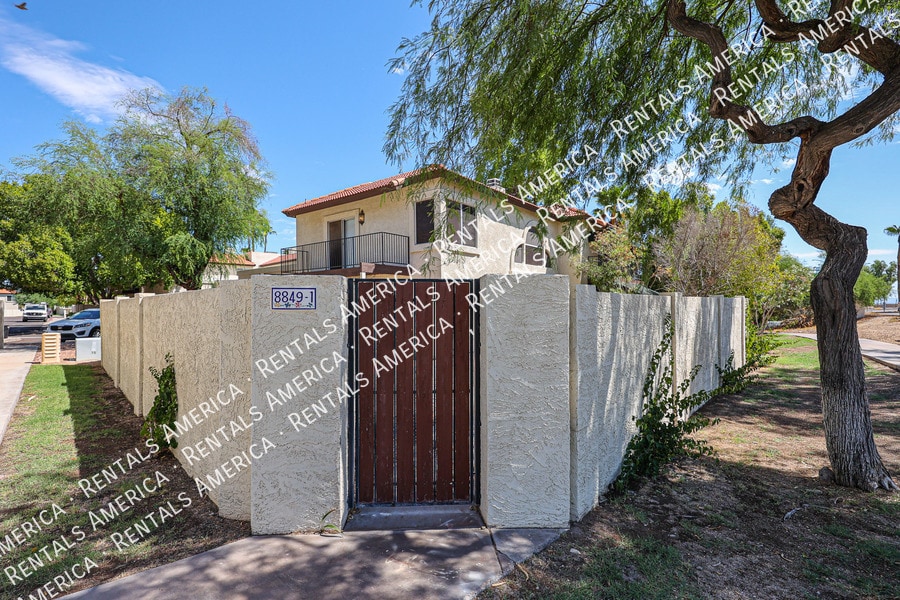 Photo - 8849 S 51st St-1