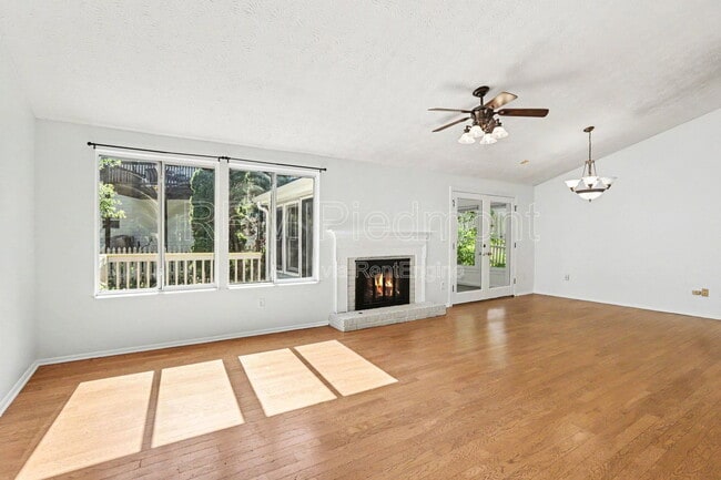 10475 Willow View Cir