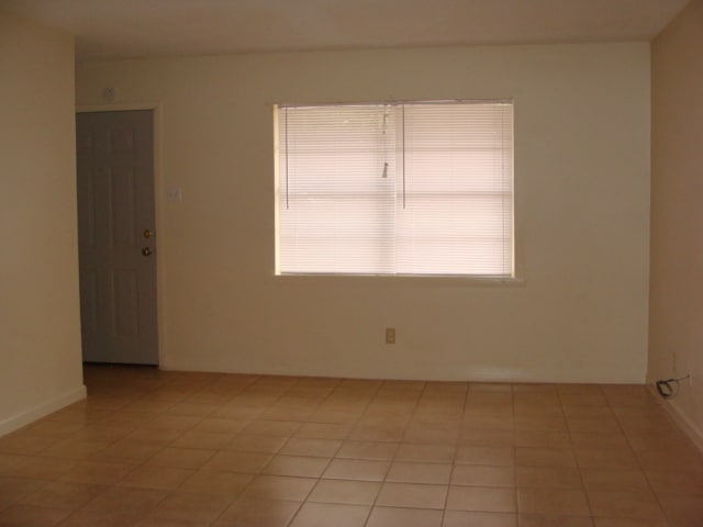 Photo - 1915 Beaumont St