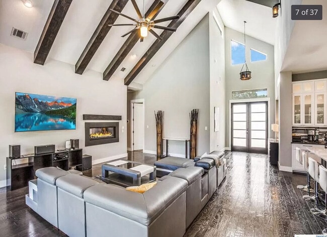 Building Photo - 12715 Trail Driver Unit SI ID1314618P