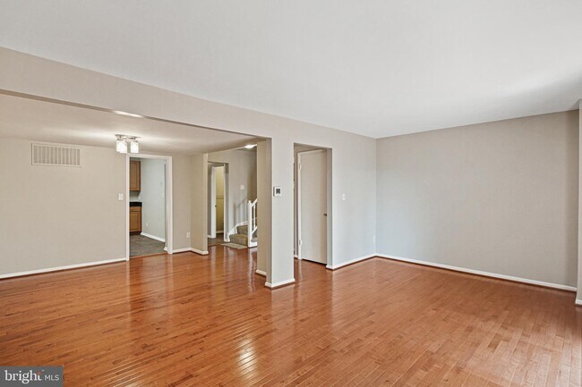 Photo - 7 Castlehill Ct