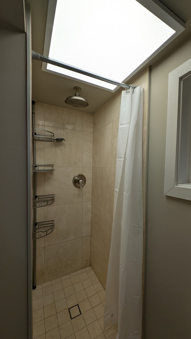 Photo - 1630 Murphy St