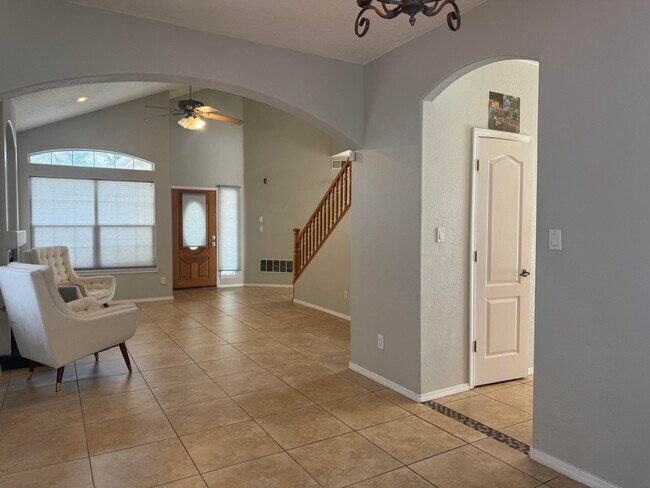 8808 Vallejo Pl NE