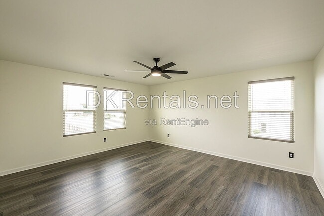 Photo - 126 Verona Dr NW