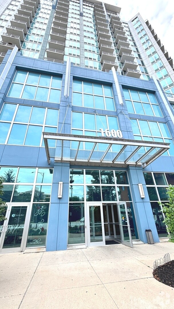 Building Photo - 1600 S Indiana Ave Unit 1208 Rental