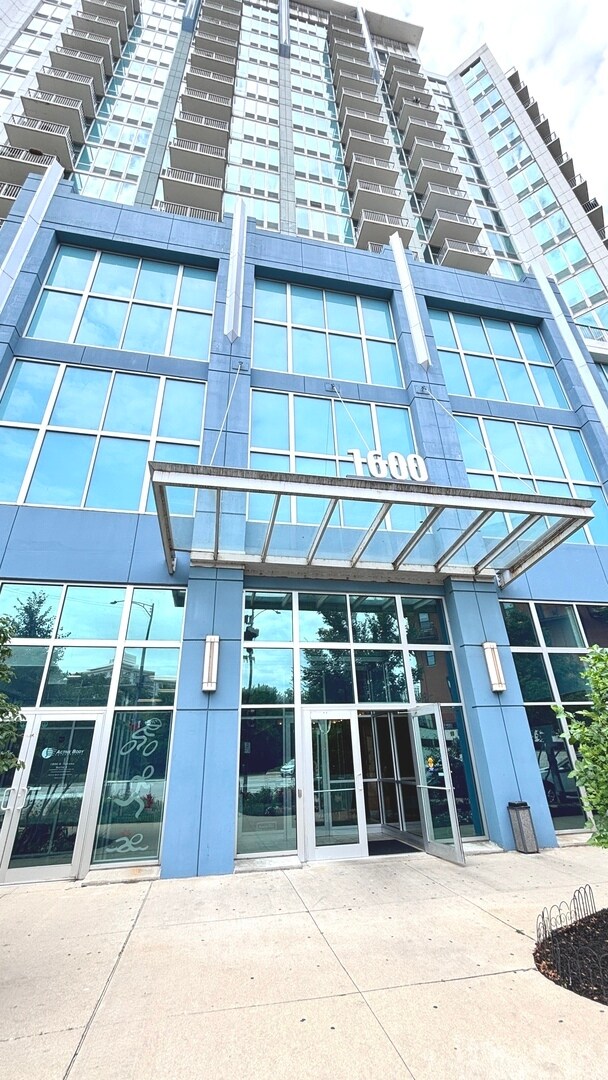 Building Photo - 1600 S Indiana Ave Unit 1208 Rental