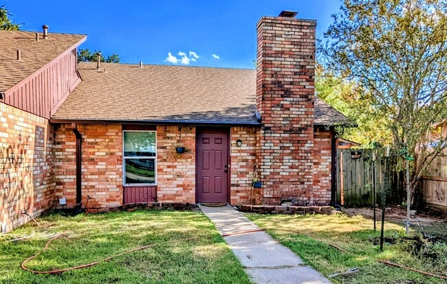 Building Photo - 1412 Hawk Tree Dr