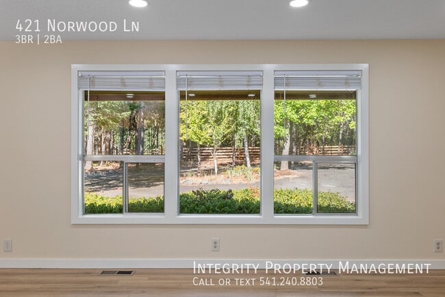 Photo - 421 Norwood Ln