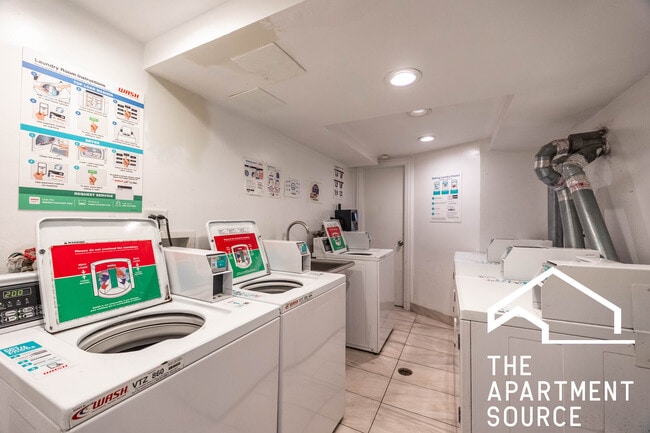 Photo - 6011 N Winthrop Ave Unidad 407