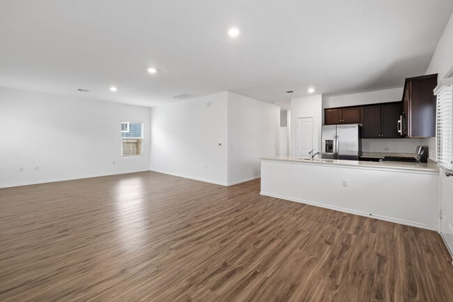 Photo - 10917 Hammonds St