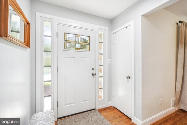 Photo - 7003 Wells Pkwy