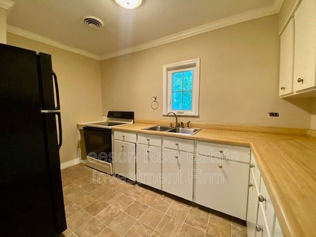 Photo - 132 Yjean St