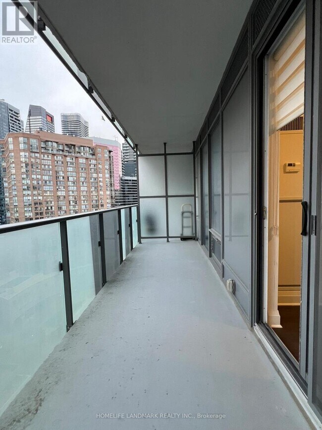 Photo - 1080 Bay St. Unité 1611