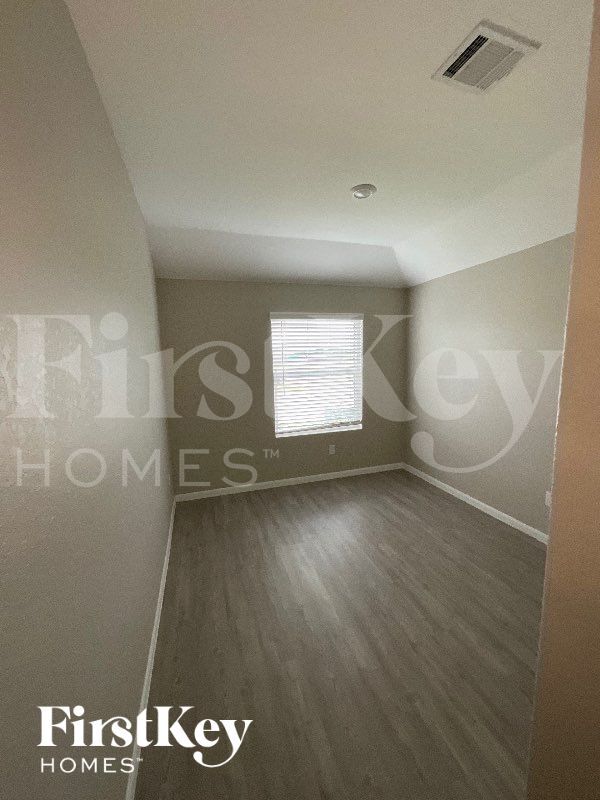 Photo - 1220 Treehouse Ln