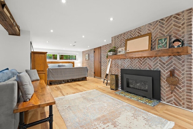 Photo - 227 Green St Unit ID1226166P