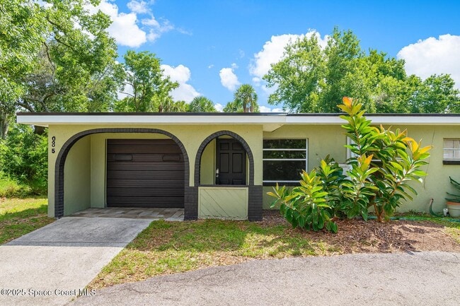 Building Photo - 985 S Fiske Blvd Rental