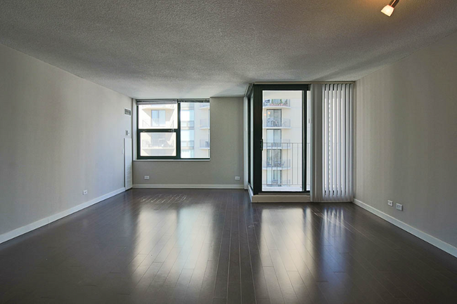 Photo - 67 W Huron St Rental