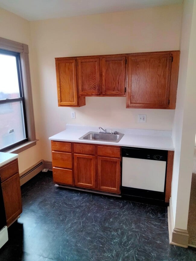 Photo - 54 Congress St Unidad 302