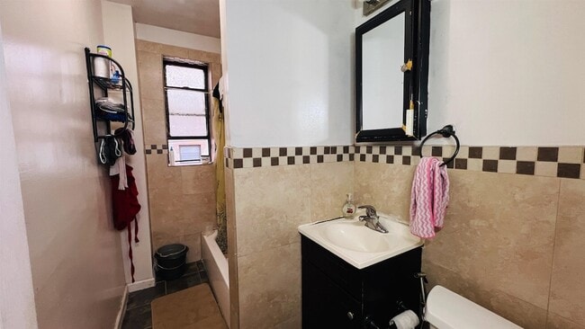 Photo - 118 Corbin Ave