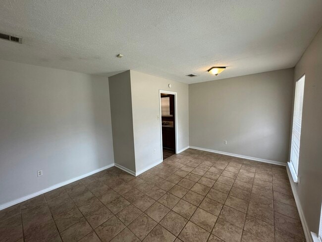 Photo - 1936 Longwood Dr