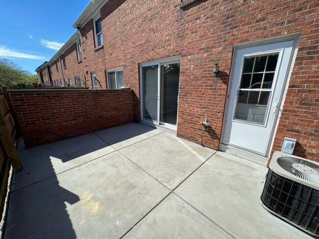 2 BR, 1.5BA TH
