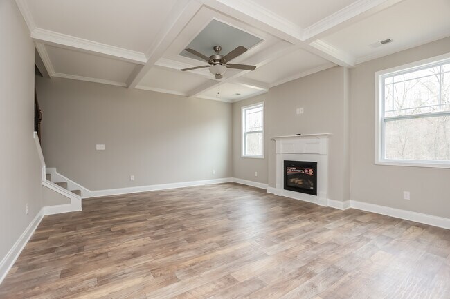 Photo - 1192 Black Oak Cir