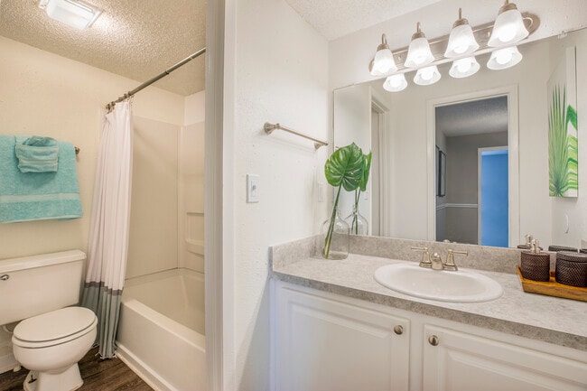Reserve at Lakeland Apartment Homes