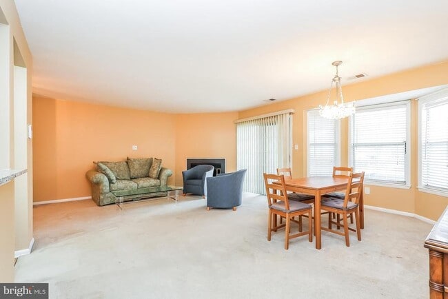 Building Photo - 306 Trinity Ct Unit 5