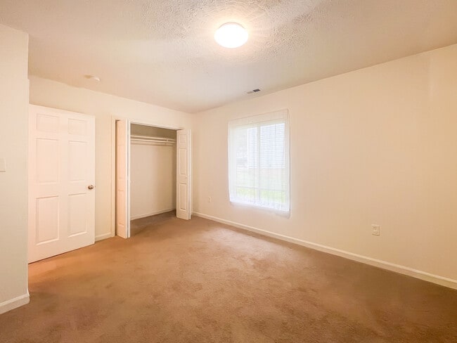 Photo - 34 Fox Hill Dr