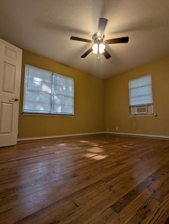 Photo - Quaint 3/2 on large shaded lot in Azle! Su...