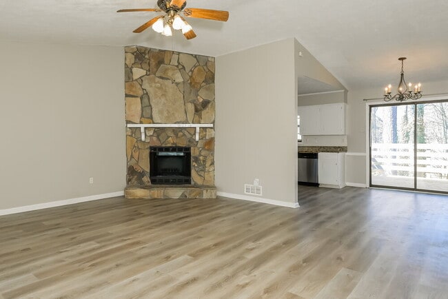 Photo - 2193 Cruse Rd NW