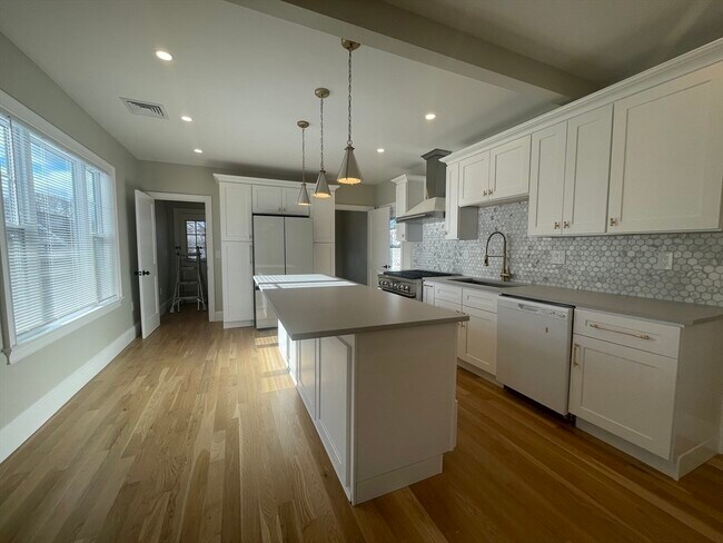 Photo - 1166 Fellsway Unit 2