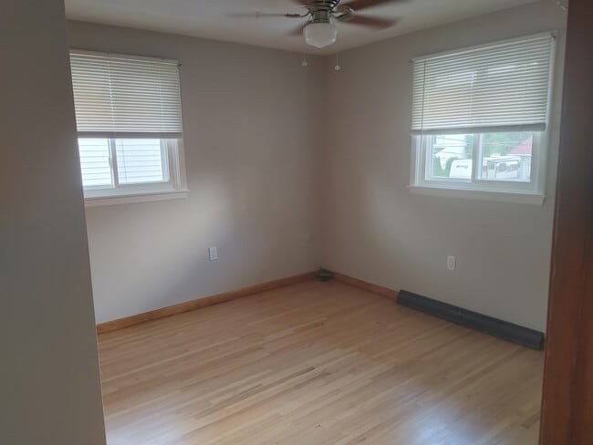 Bedroom - 2718 Stenzel Ave Unit Stenzel